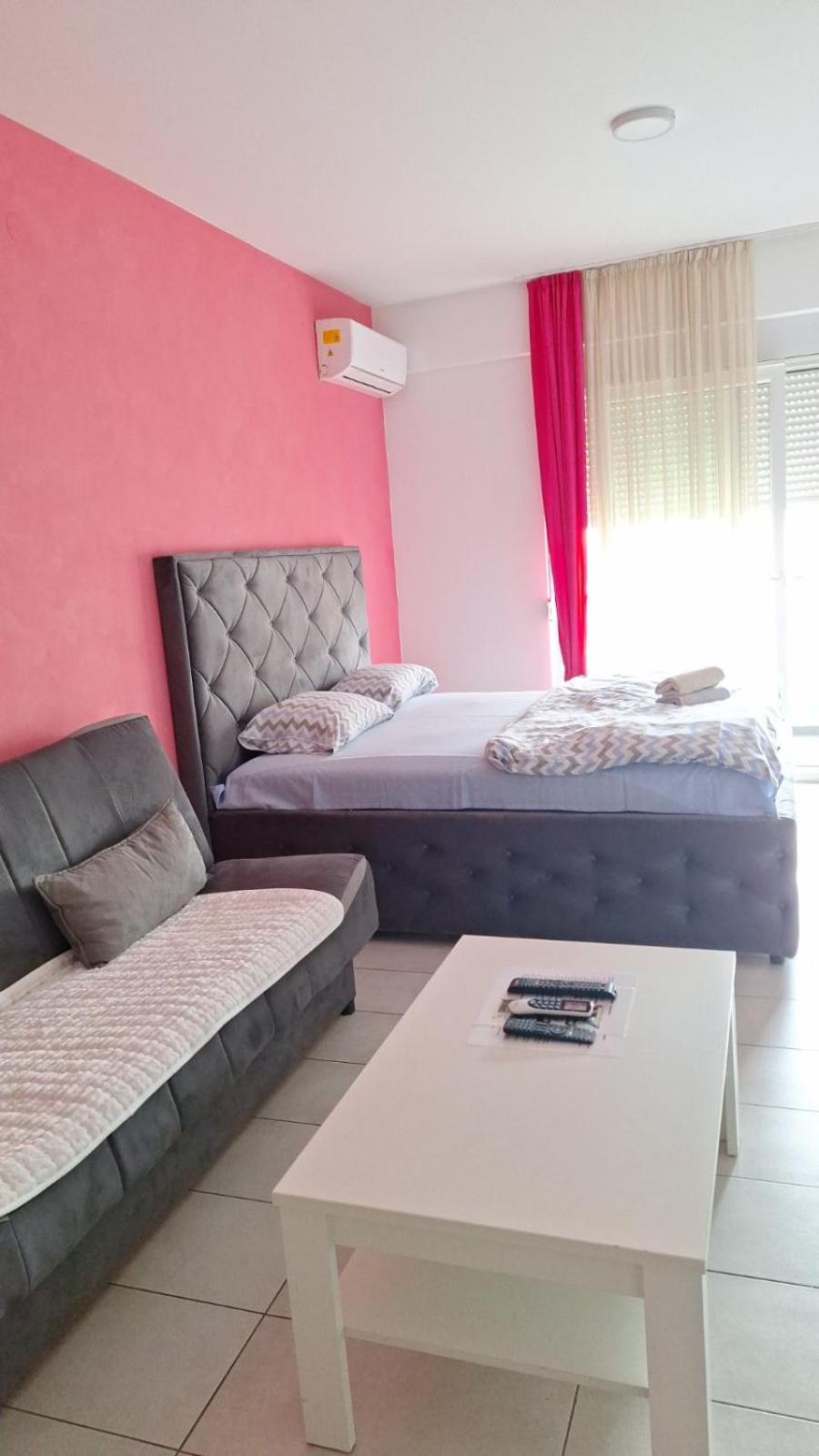 דירות פודגוריצה Naki Apartman חדר תמונה
